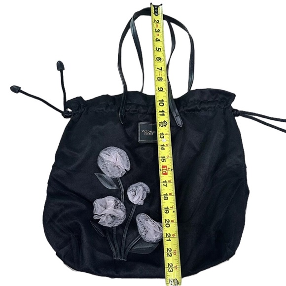 Victoria’s Secret Tease Gardenia Tote Gym Luxury Designer Bag $58 Msrp - Picture 7 of 10